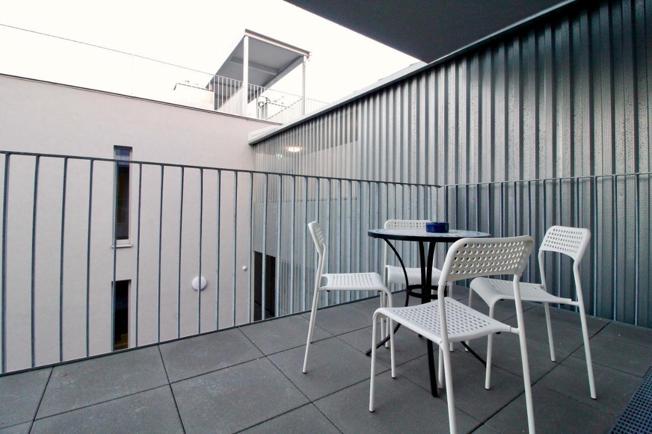 Balcony/Pool/Free Parking Garage Studio Bécs Kültér fotó